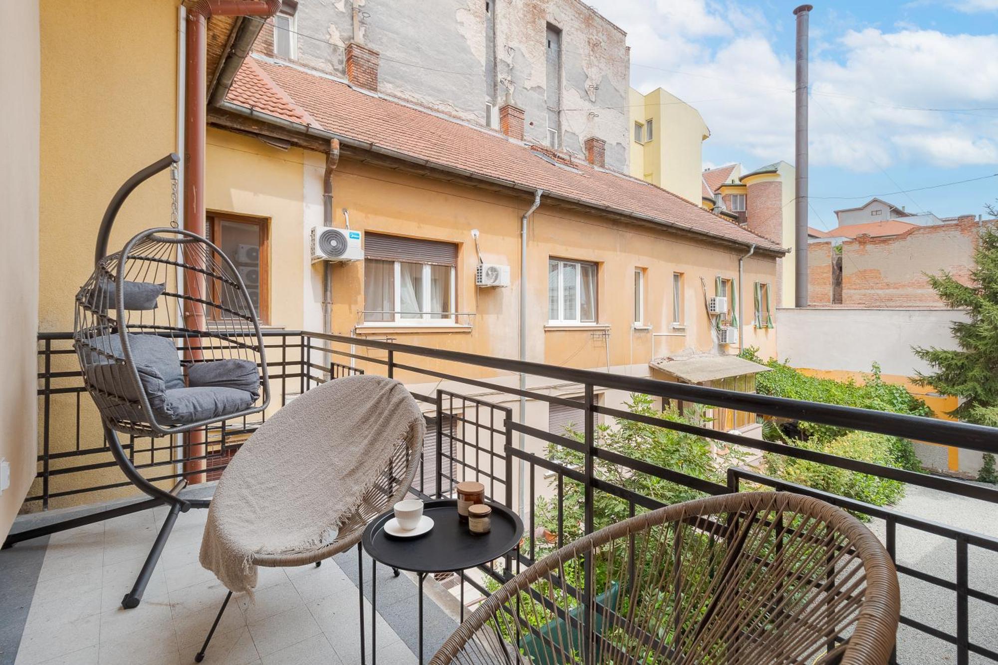 Oasis Rooms Oradea Exterior photo
