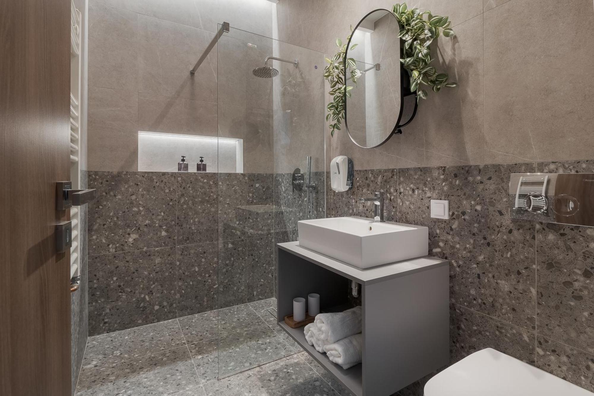 Oasis Rooms Oradea Exterior photo